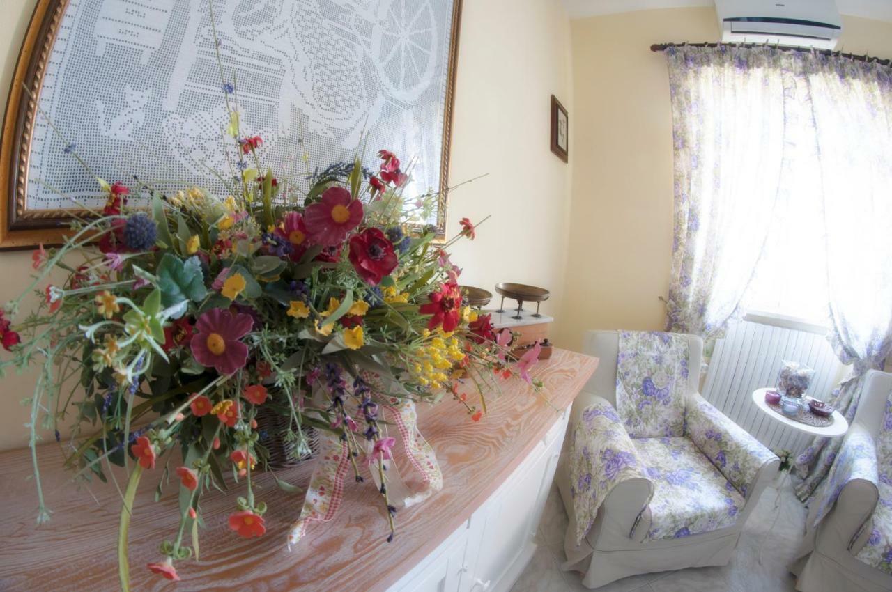 Bed And Breakfast Nonna Loreta Formello Esterno foto